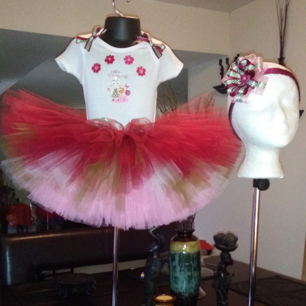 3pc. Onesie Tutu Set/Custom Made by KrEaTiVe KrOcHeTs By TW